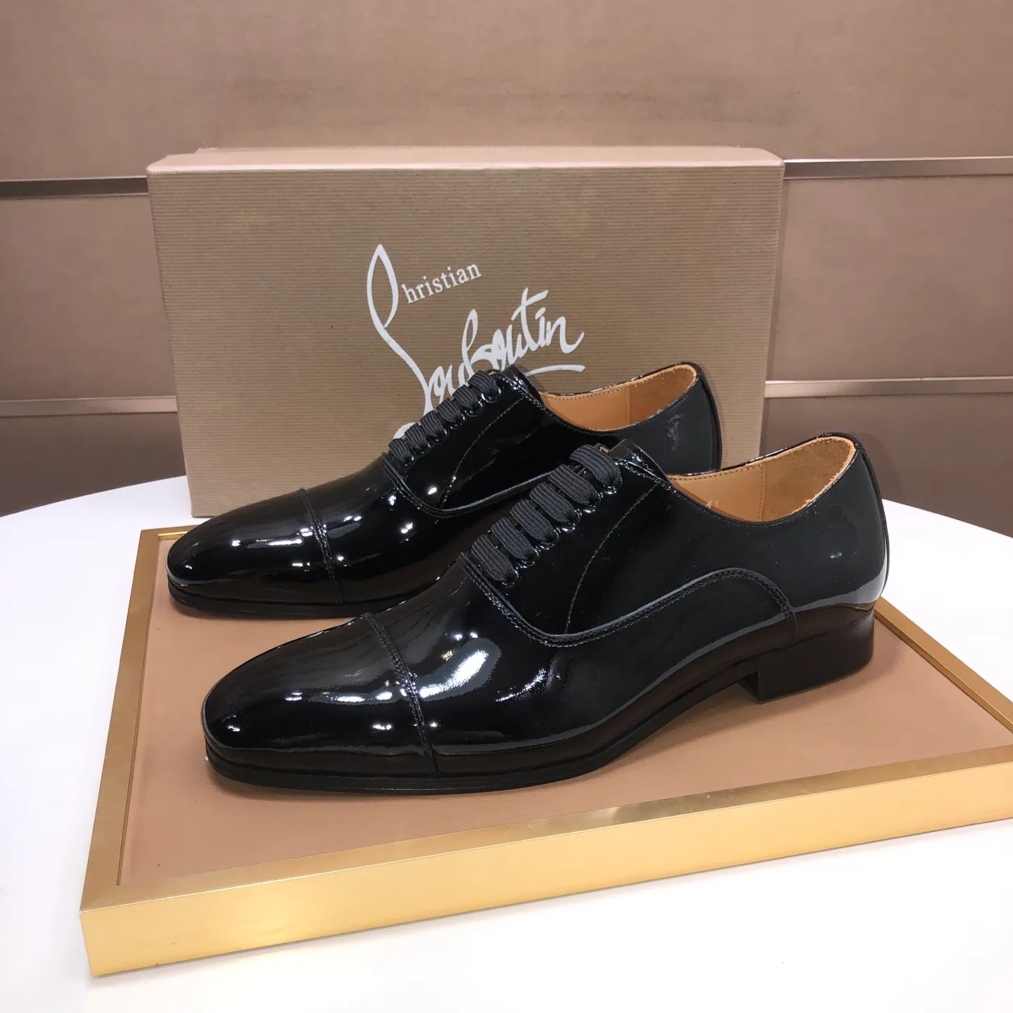 Men's shoes 💰620💰 [Chrstian Loubotin] Red-soled shoes 💋Original mold opening, the highest version on the market, purely handmade ❗️Imported rivets, imported high-end diamonds ➕The upper is made of imported cowhide, and the first layer of water-dyed cowhide lining! Original EU high-gloss outsole.38-44